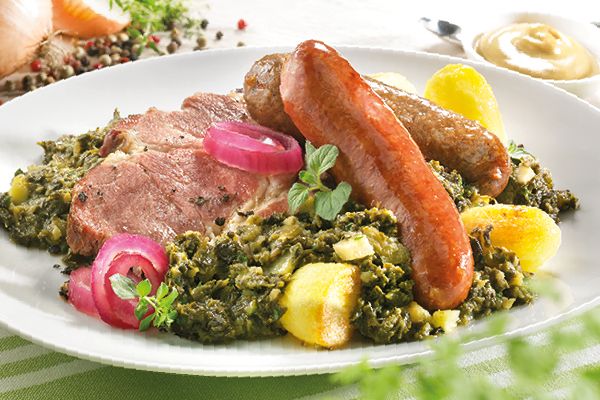 Grünkohl mit Pinkelwurst