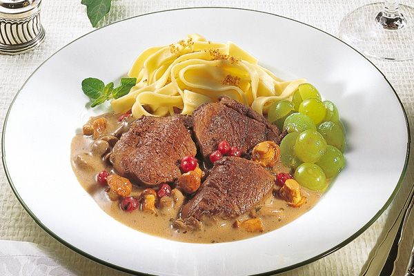 Hirschfilet in Pfifferlings-Rahm