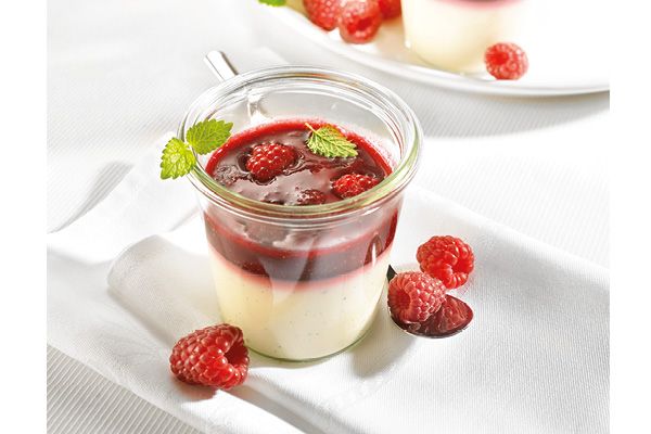 Panna Cotta mit Himbeeren