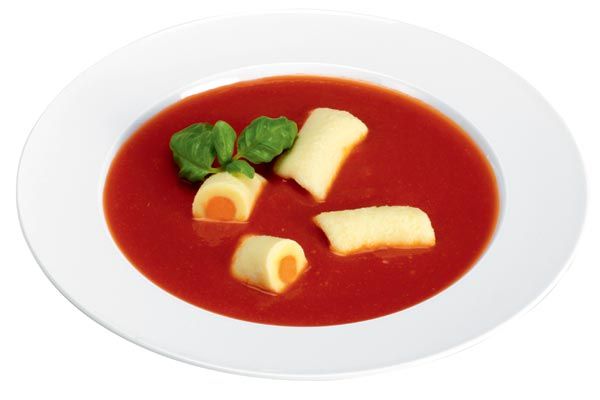 Tomatensuppe mit gefüllten Gnocchi