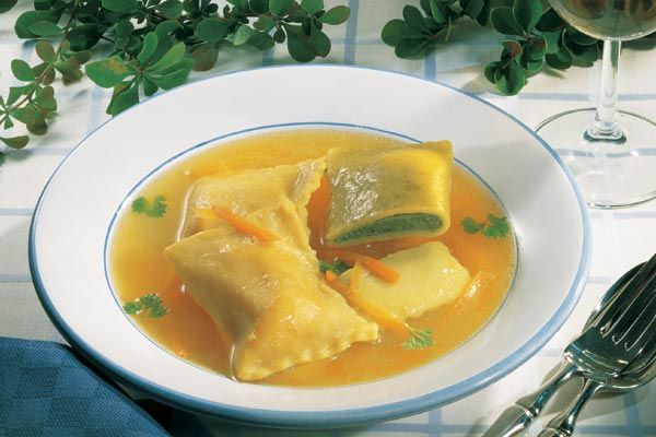 Maultaschen in Lachsbouillon